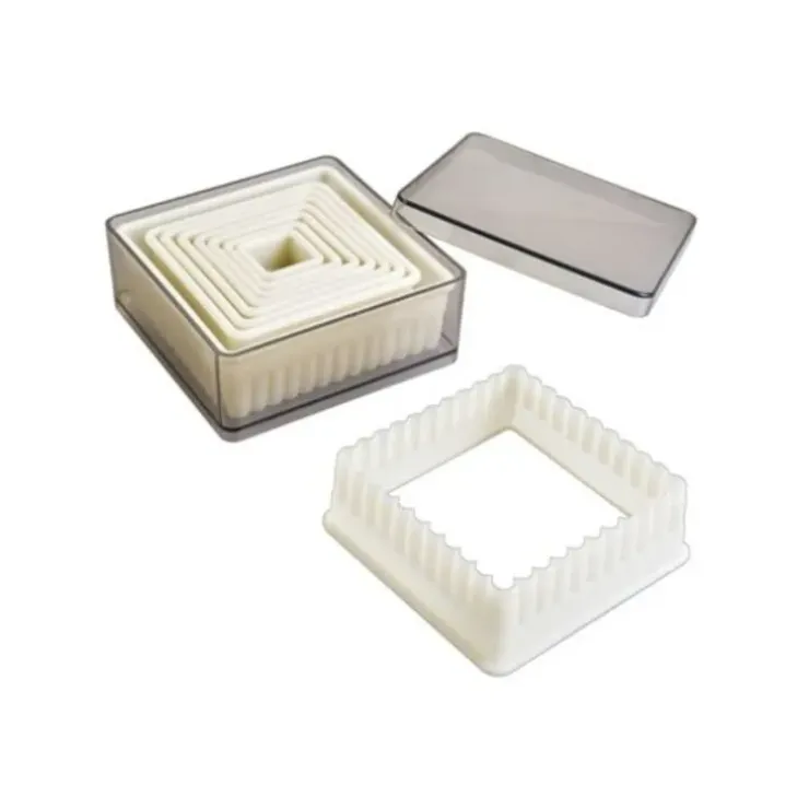 Cerf Dellier 9 Découpoirs carrés cannelés assortis Clearance