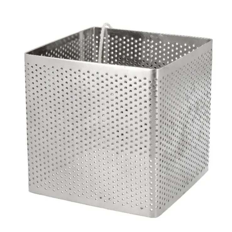 Cerf Dellier Cercle perforé carré en acier inoxydable carré - 8 x 8 x 8 cm