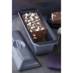 Cerf Dellier Le Chasseur terrine avec couvercle noire 28 cm