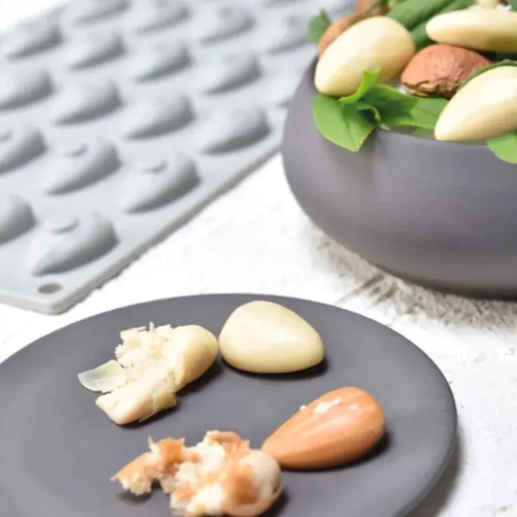 Cerf Dellier Moule Amande Pavoni Discount