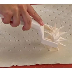 Cerf Dellier Rouleau pique pâte plastique 12 cm Sale
